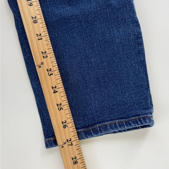 Talbots Women's Everyday Relaxed Jeans in Orion Wash Size 10 - Picture 10 of 10